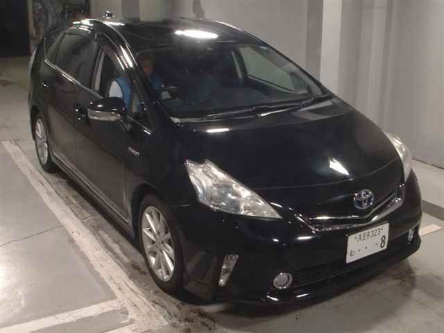 8022 Toyota Prius alpha ZVW41W 2011 г. (JU Tokyo)